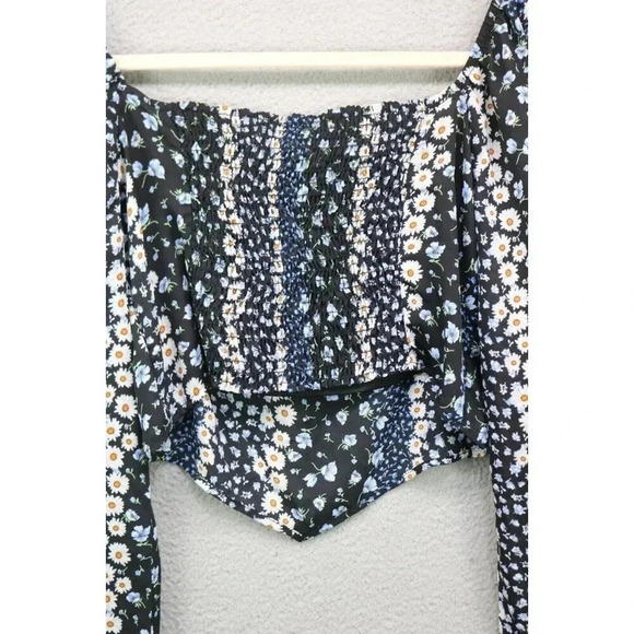 Sadie & Sage Long Belled Sleeves Cropped Top-Large-New w/Tags-Whimsigoth - Picture 9 of 10